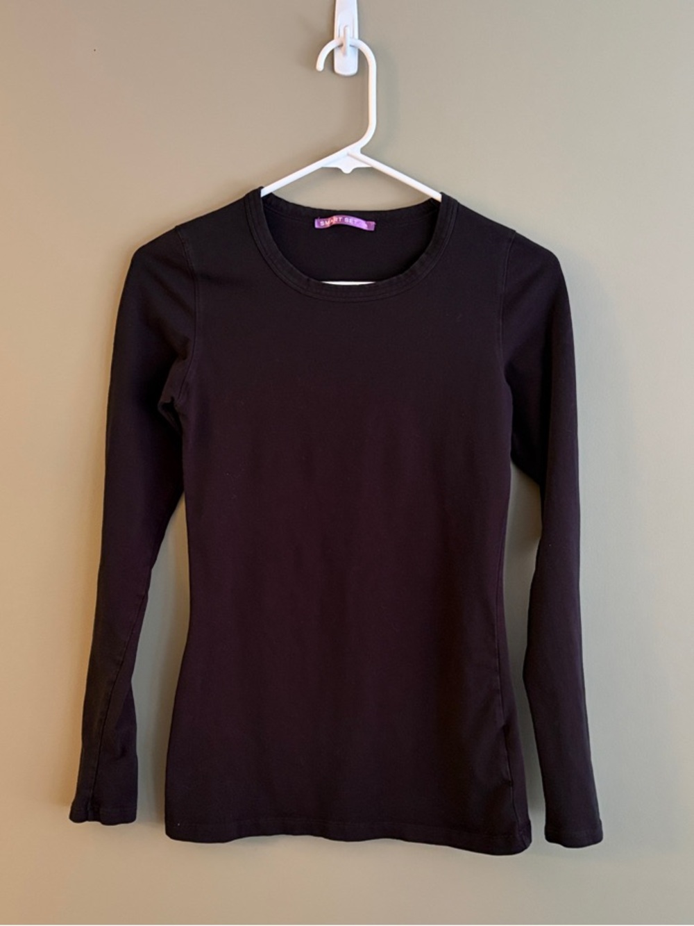 Smart Set Black Long Sleeve Crewneck Tee